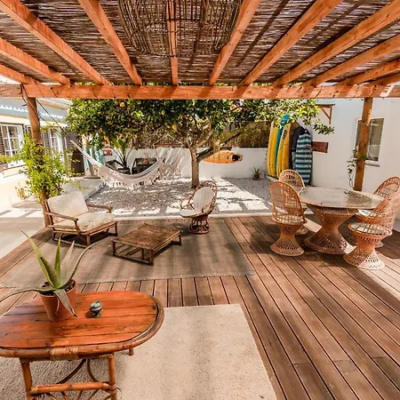 Lemontree Eco Surfhouse Gasthuis *