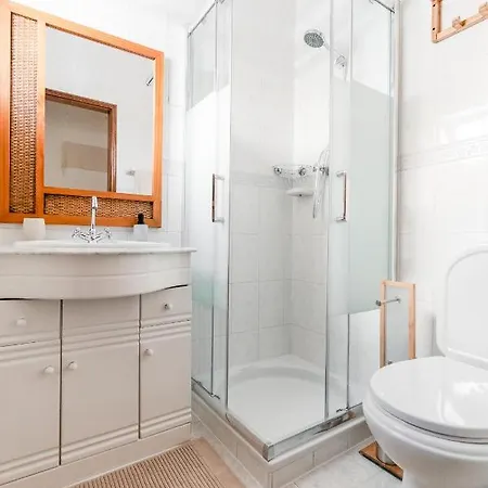 Lemontree Eco Surfhouse