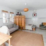 Lemontree Eco Surfhouse סאגרש